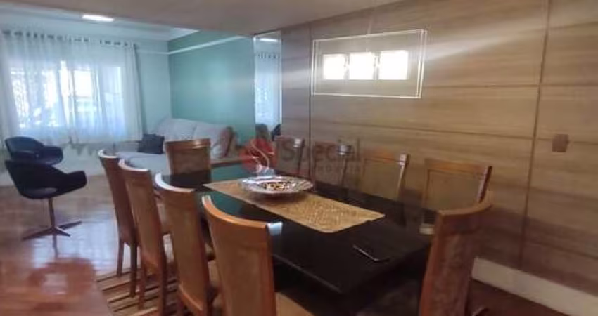 Sobrado, impecável, decorado e reformado no Tatuapé, 4 suítes e 4 vagas!