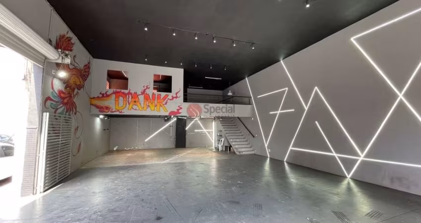 Salão de 200 metros com mezanino no Tatuapé.