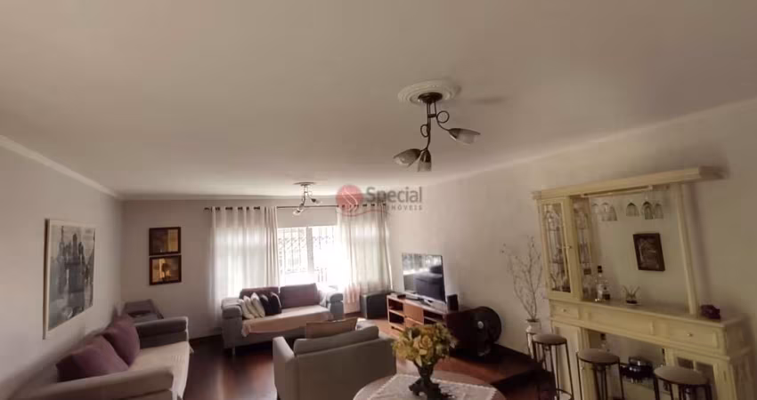 Sobrado para compra  na Vila Formosa, 309 metros,  4 quartos, 5 vagas, quintal.