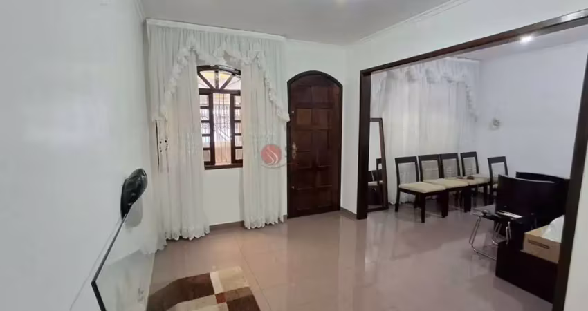 Sobrado para compra ou locação em Artur Alvim.