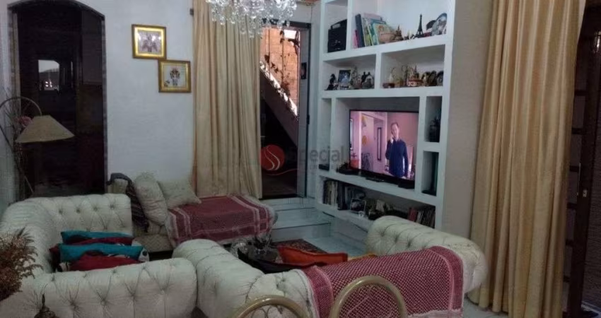 Casa bem localizado 500 metros da Praça da Vila Formosa.