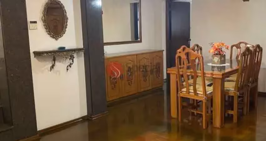 Sobrado 4 dorms,2 vagas, no Tatuapé próximo a R.Emilia Marengo.