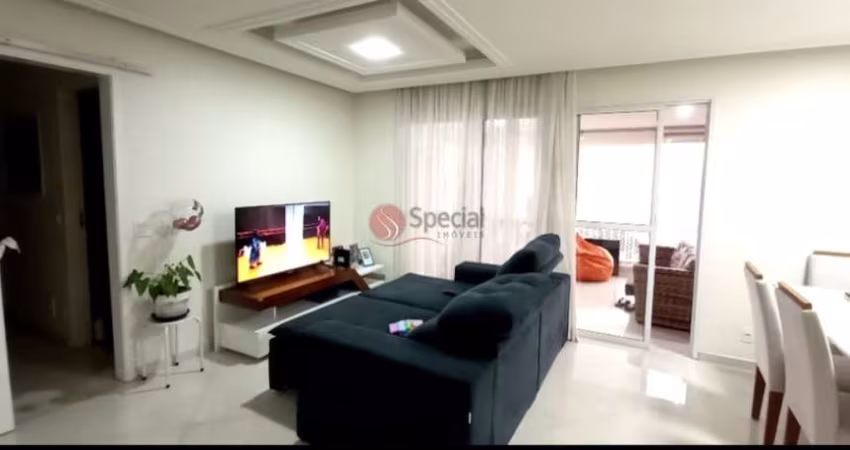 Apartamento com varanda gourmet, 3 suítes , 2 vagas  fixas e depósito.