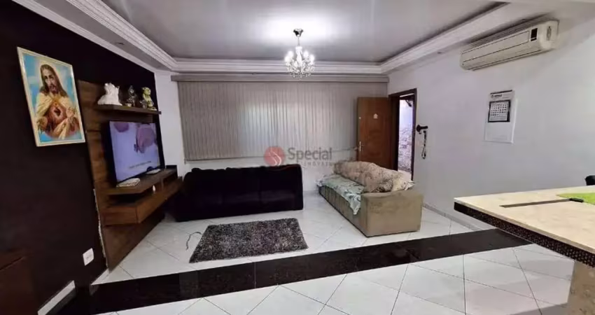 Sobrado de 180 m² no Aricanduva com 3 quartos e 3 banheiros 1 suíte à venda.
