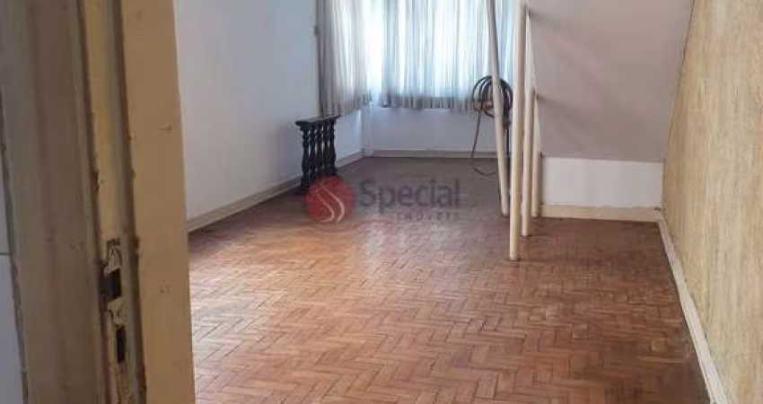 Sobrado à Venda na Moóca, 3 dormitórios, 2 vagas,  bom ponto Comercial, próximo a Salim Farah Maluf