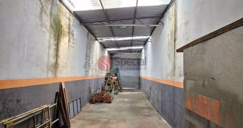 Galpâo no Brás, 1.770 metros àrea construída, terreno 1.388,00m, ao lado do Metro Brás.