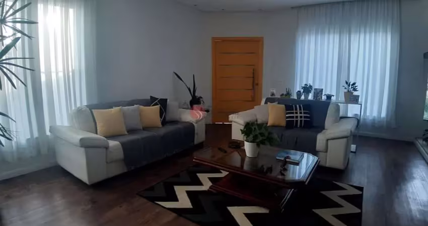 Sobrado à venda na Vila Invernada.