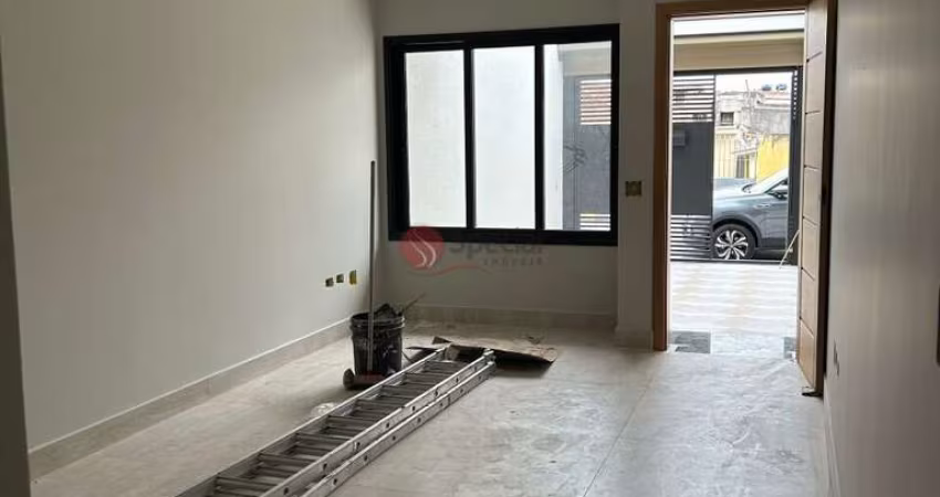 Sobrado novo à venda na Vila Tolstoi.