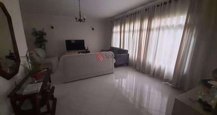 Casa térrea na Vila Formosa de 10,x25 com 250 metros de terreno.