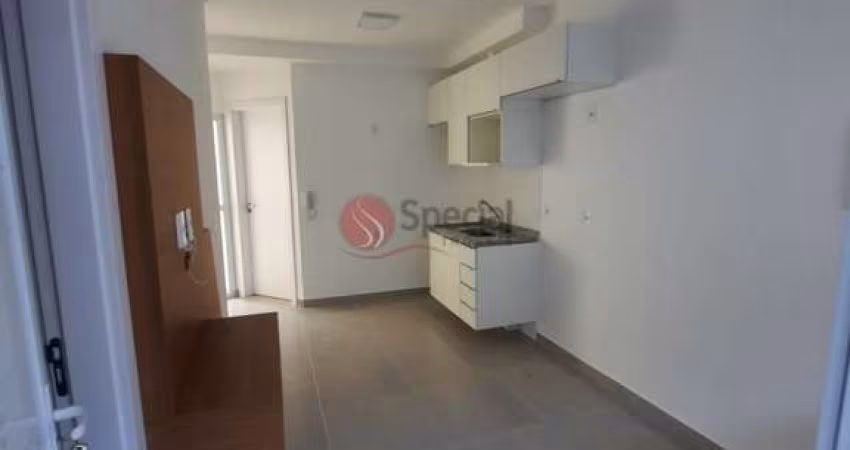 Apartamento de 2 dormitórios com armários próximo ao Metro Oratório.