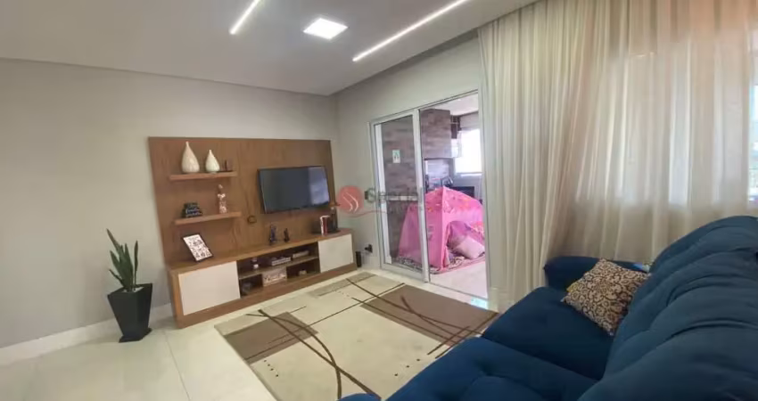Apartamento com 2 quartos, 1 suíte, sala ampliada e 1 vaga de garagem