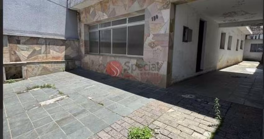 Terreno com casa à venda no Tatuapé.