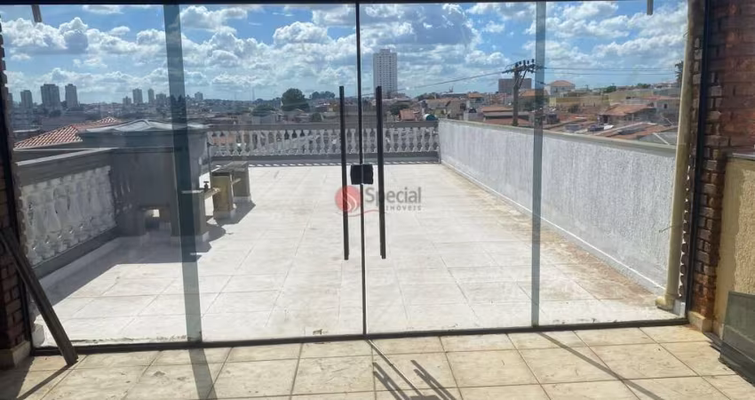 Sobrado na Água Rasa com terraço e churrasqueira, 3 quartos, 1 suíte e 2 vagas.