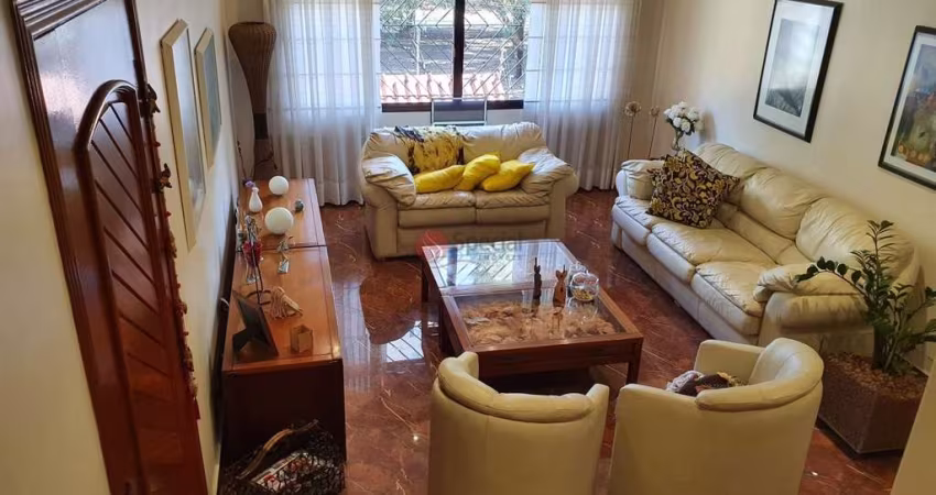 Sobradono Jardm Têxtil com 3 quartos.