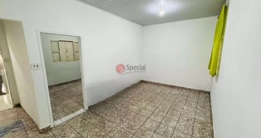 Casa com térrea à venda com 2 vagas e 2 banheiros à venda, 70 metros.