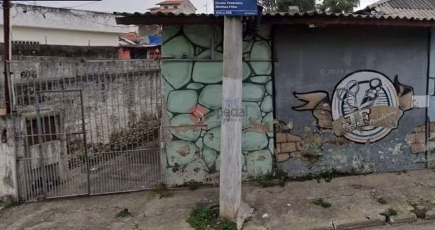 Terreno com 252 metros na Cidade Líder  em excelente localização.