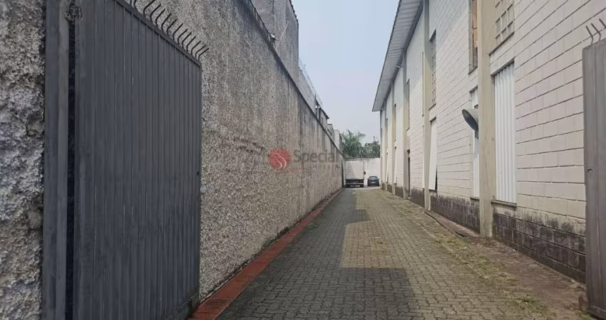 Galpão com 2500 metros construídos, terreno 3059 metros à venda na Vila Matilde.