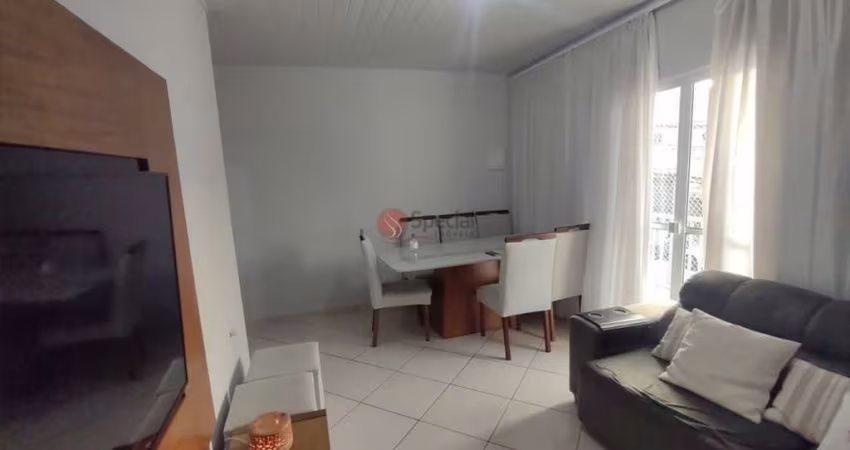 Sobrado com  3 casas na Vila Prudente  em ótimo estado, 5 quartos e 2 vagas.