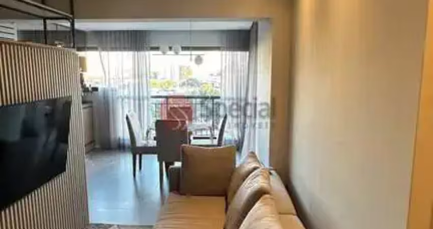 Apartamento no Tatuapé  próximo ao metrô, com 2 quartos, 1 suíte e 1 vaga.