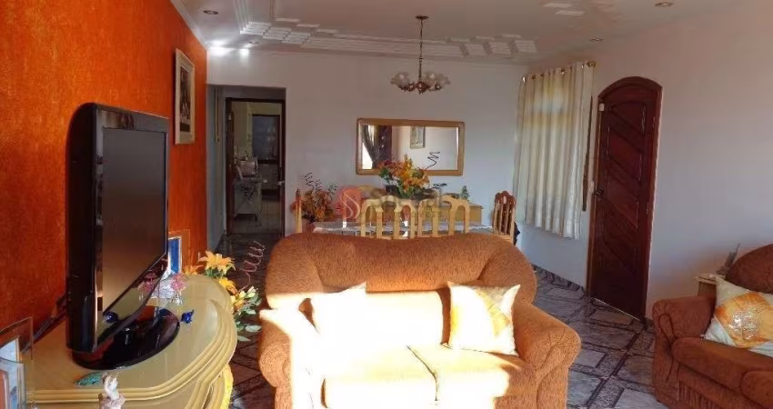 Sobrado à venda com 3 dormitórios e 8 vagas, Vila Prudente, São Paulo -AF2866