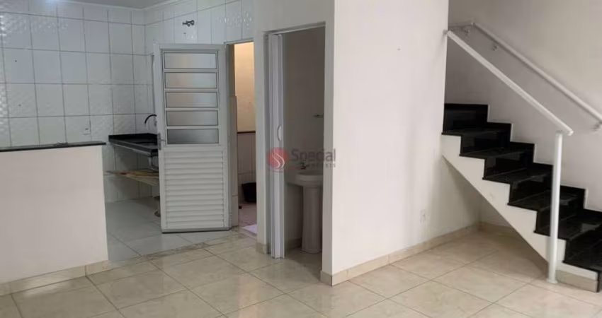 Sobrados de condomínio fechado na Vila Carrão.