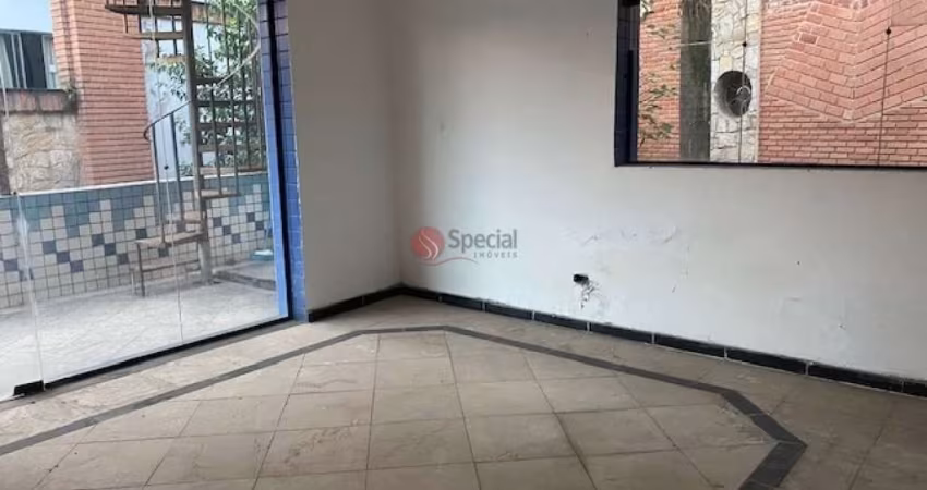 Prédio comercial com 1800 m² próximo ao Shopping Anália Franco.