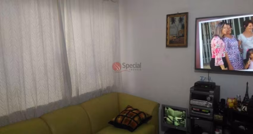Sobrado com 3  dormitórios,  1 suíte  e 4 vagas no Jardim  Piqueroby.