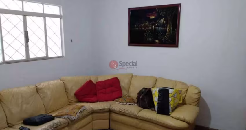 Casa térrea à venda no Jardim Vila Formosa.