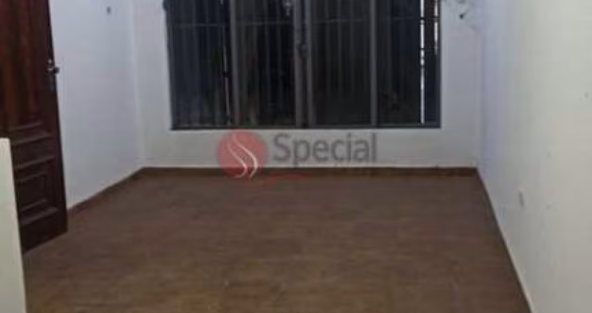 Prédio comercial ao lado da Rua Serra do Japi em frente ao Agostiniano Mendel.