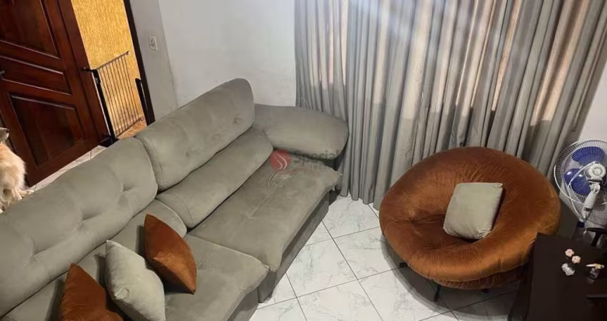 Sobrado à venda na Vila Formosa com 3 quartos, 2 vagas de garagem.