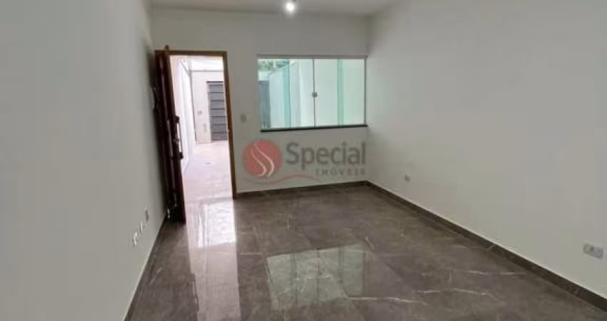 Sobrado novo na Vila Ema.