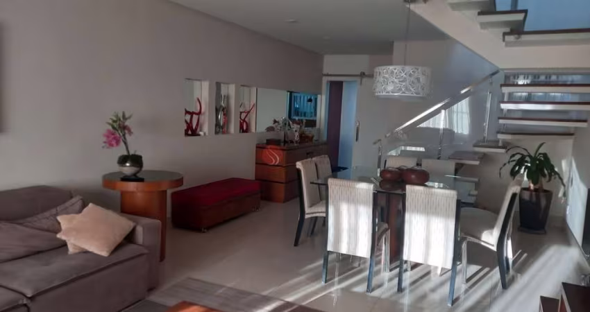 Sobrado 3 suites e 4 vagas de garagem na Vila Formosa.