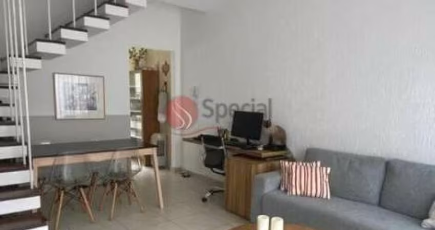 Sobrado de Vila à Venda no Tatuapé, 2 dormitórios, 1 vaga.