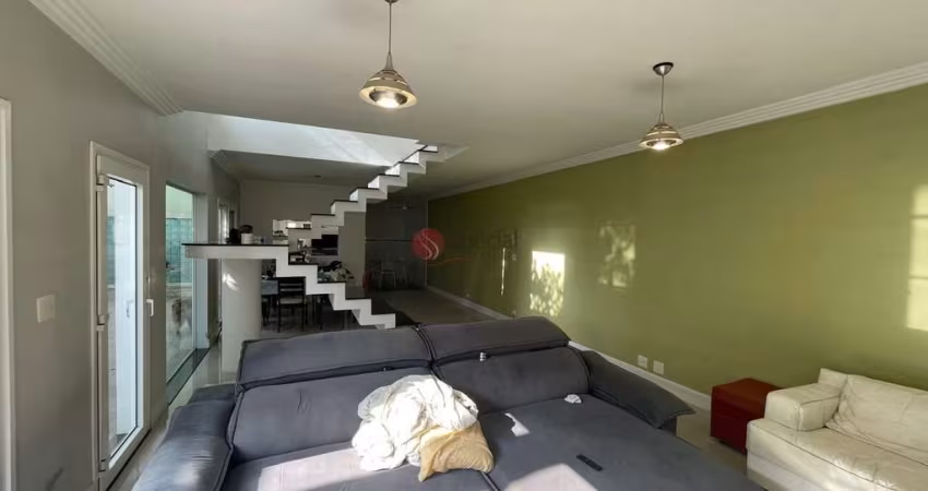 Sobrado de 300 metros na Vila Carrão.
