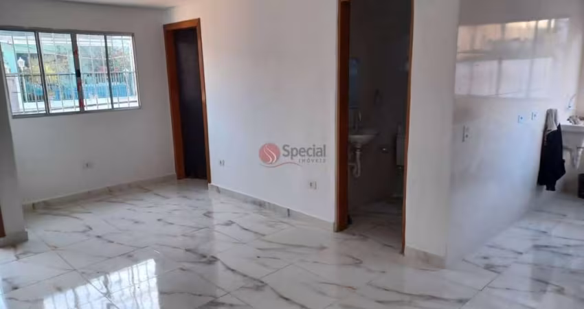 Sobrado com 2 dormitórios na Água Rasa.
