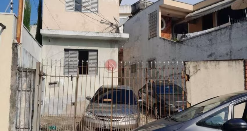 Sobrado na Vila Formosa, são 3 casas no mesmo terreno.