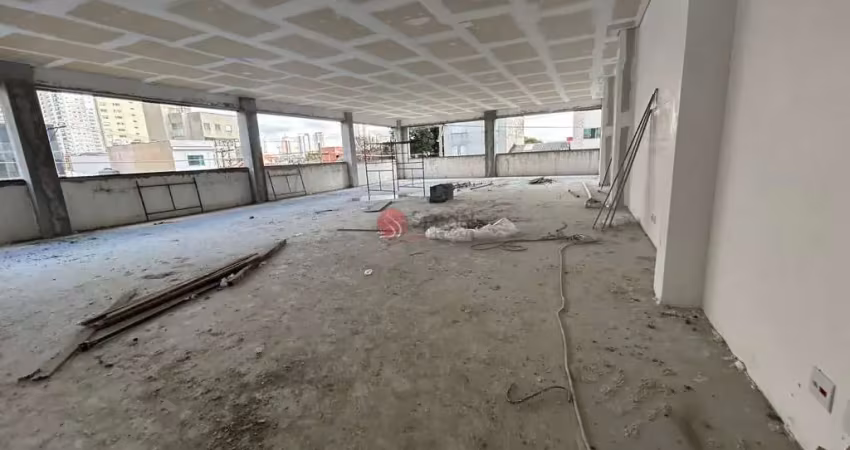 Salão comercial, com 300 metros de área construída, próximo ao metrô carrão.