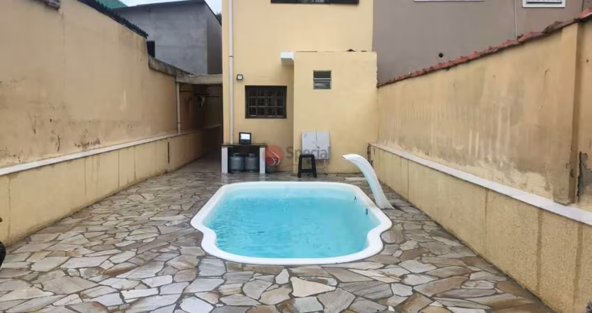 Sobrado na Cidade Patriarca com piscina, próximo ao Metrô.