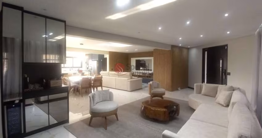 Sobrado reformado  com 4 quartos,  espaço gourmet com piscina,  no Jardim Têxtil.
