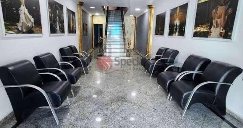 Prédio comercial no Belenzinho com 260,00 metros, 8 salas, 4 banheiros, próximo Av. Salim  Maluf.
