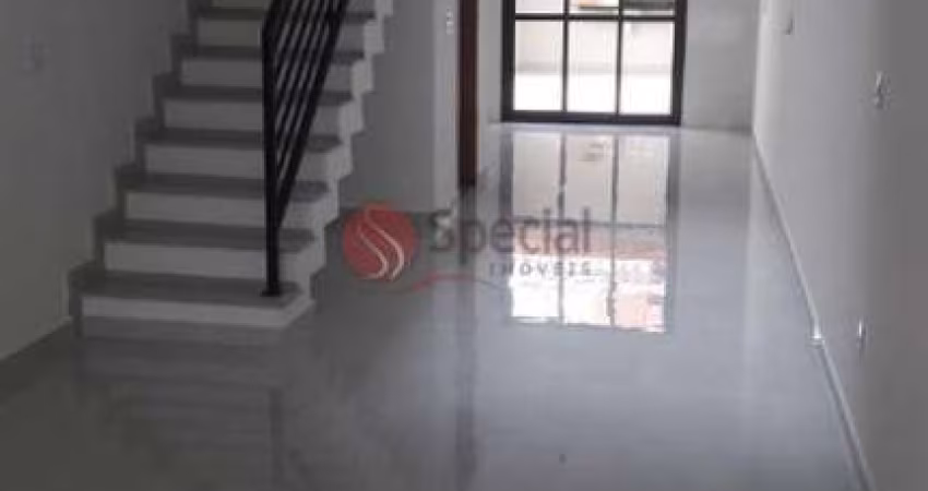 Sobrado Novo à venda na Vila  Alpina em rua tranquila.