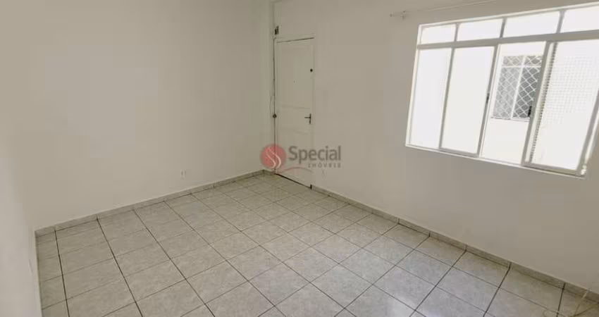 Apartamento no Anália Franco.