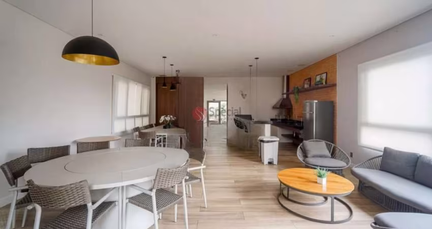 Apartamento no Tatuapé com sacada gourmet, suíte, vaga determinada, livre e coberta