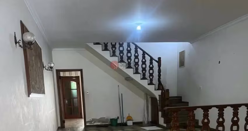 Sobrado no tatuapé, 222 metros, 3 quartos, 2 vagas, 150 metros do hospital são luiz.