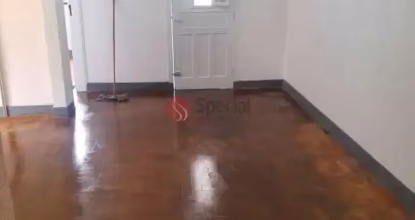 Casa térrea com  302 metros com 3 casas à venda na vila matilde