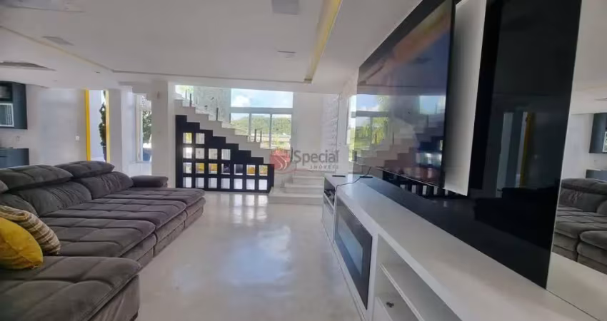 Casa em condomínio à venda no jardim campo limpo,  totalmente decorada e mobiliada, 968 metros.