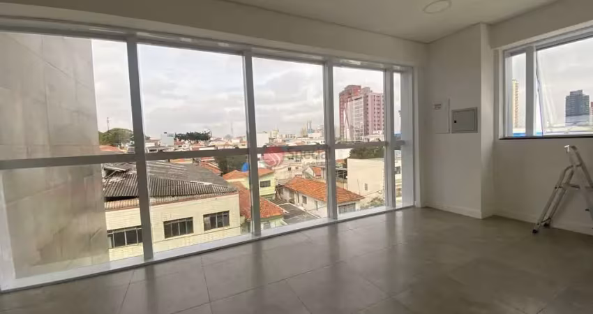 Prédio comercial na vila prudente  com 7 andares, 19 banheiros e 50 vagas de garagem.
