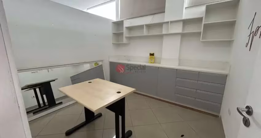 Sala comercial no tatuapé  12,25 metros, a 180 metros do metrô carrão.