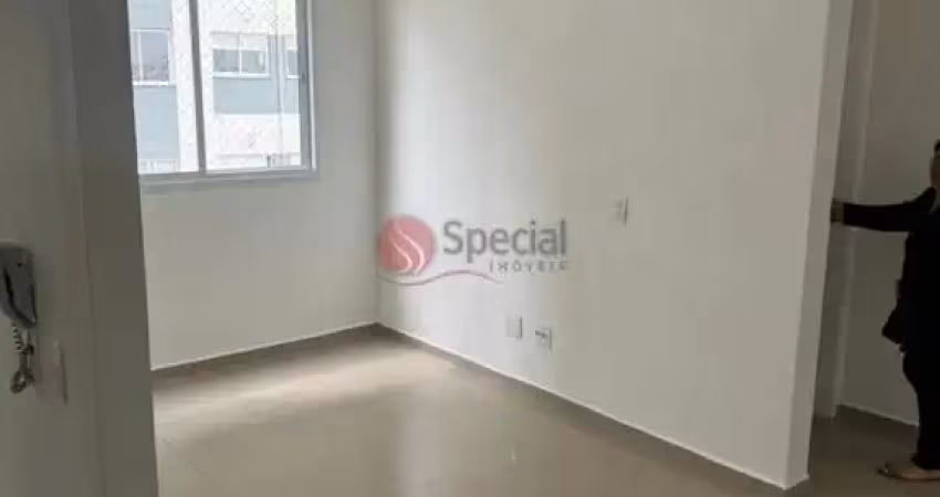Apartamento com  dois dormitórios na vila prudente.