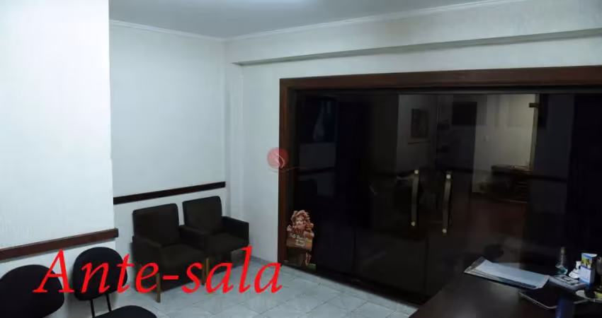 Sobrado à venda na vila carrão, 4 quartos sendo suítes, 4 vagas de garagem.